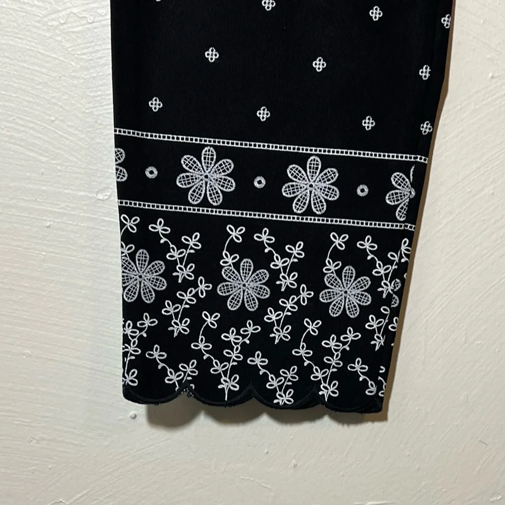 Old Navy Mid Rise Pixie Scallop Pants Size 14